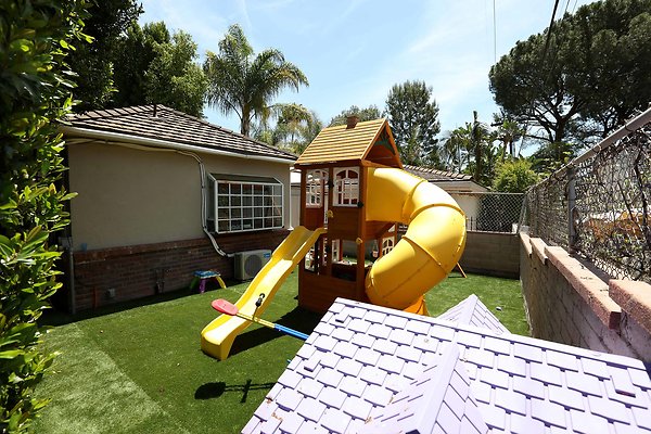 Backyard Play Structure 0033
