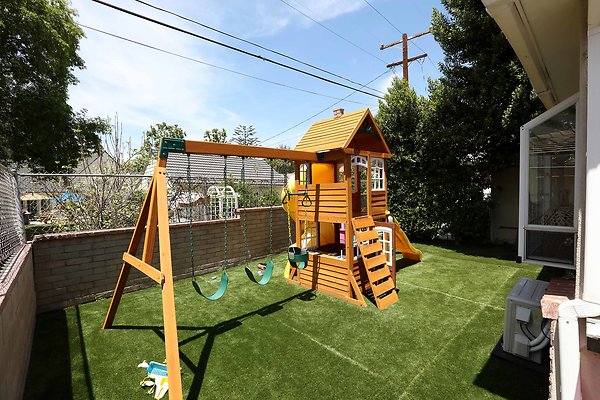 Backyard Play Structure 0035