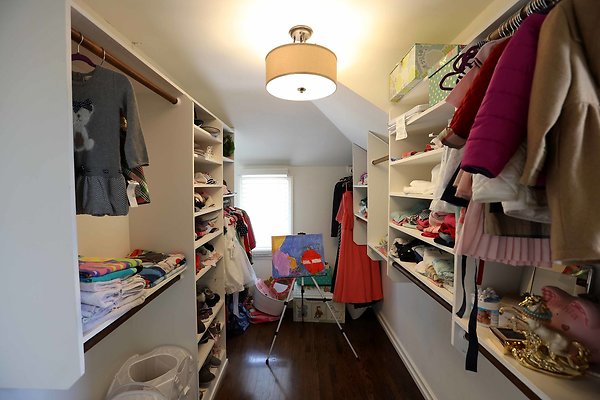 Kids Closet 0146