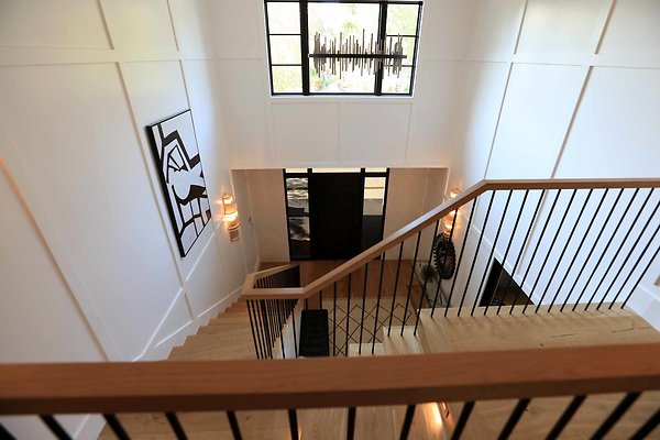 Front Staircase 0132