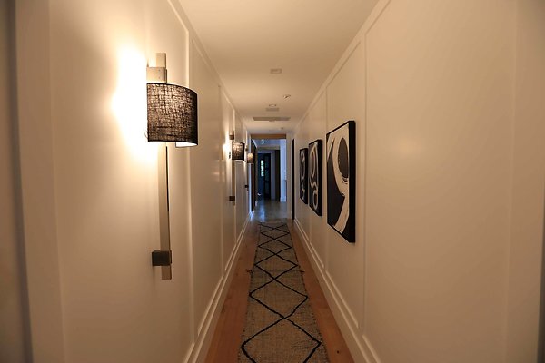 2nd Floor Hallway 0116