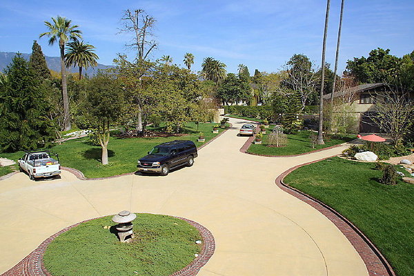 Driveway from Balcony 0134