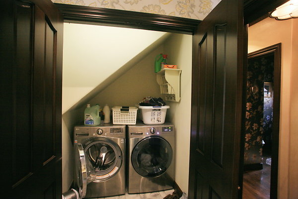 619A Laundry Room 0161 1