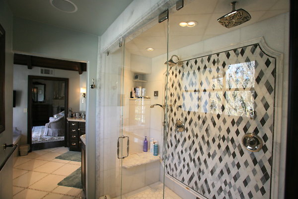 619A Master Bathroom 0076 1