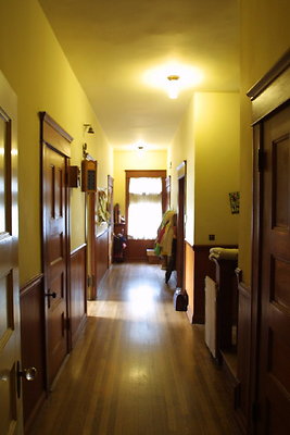 Hallway to Kitchen1
