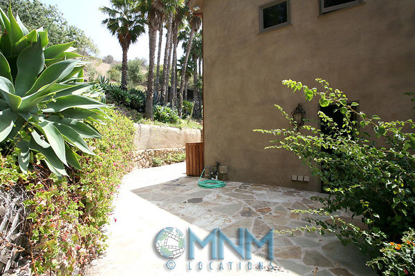 Sitting Room Patio 0129 1