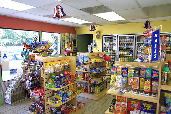 Convenience Store Interior 0056 7 1