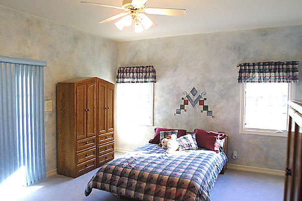 Guest Bedroom 317-1737