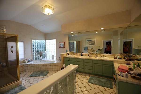 Master Bathroom 0105