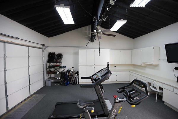Detached Garage Gym 0021