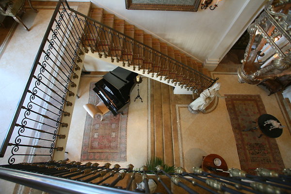 Center Gallery Staircase 0287 1
