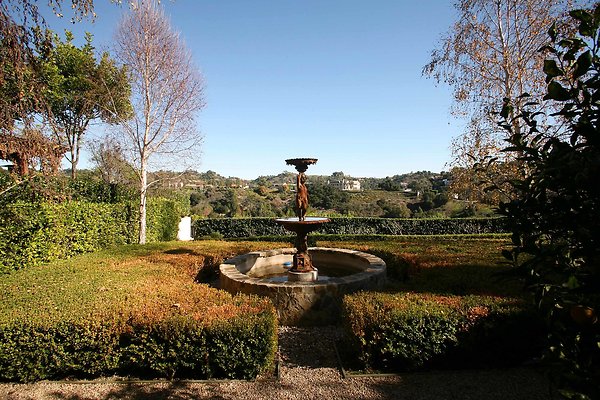 LS Garden Fountain 0310