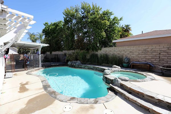 789A Pool 0037