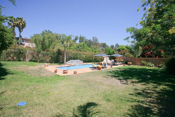 Pool &amp; Yard 0090 1 1