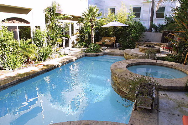 Pool &amp; Jacuzzi 0048 31 1