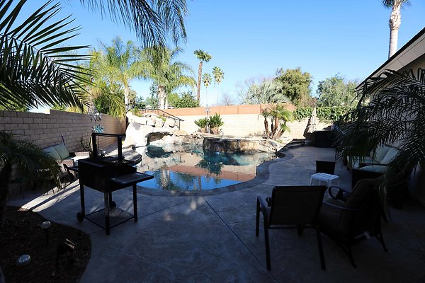 758A Pool Patio 0124