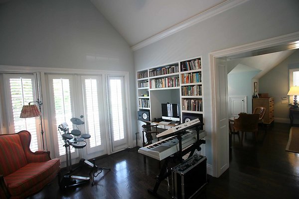 Master Bedroom Library 0051