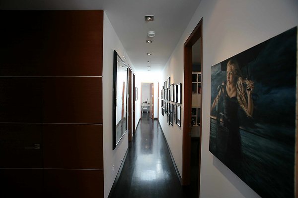 Bedroom Hallway1