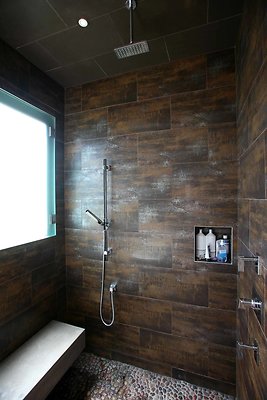 Master Bathroom 0029