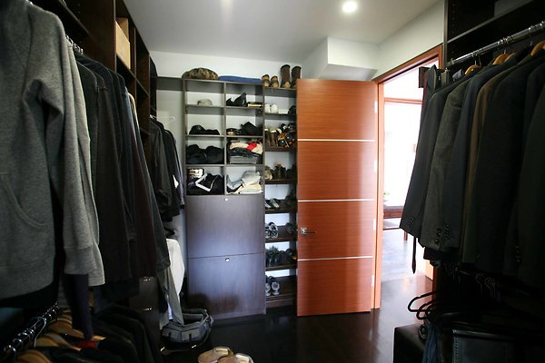 Master Closet 0022