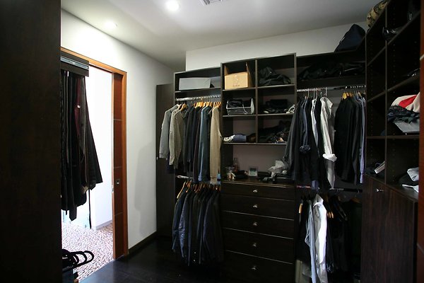 Master Closet 0021