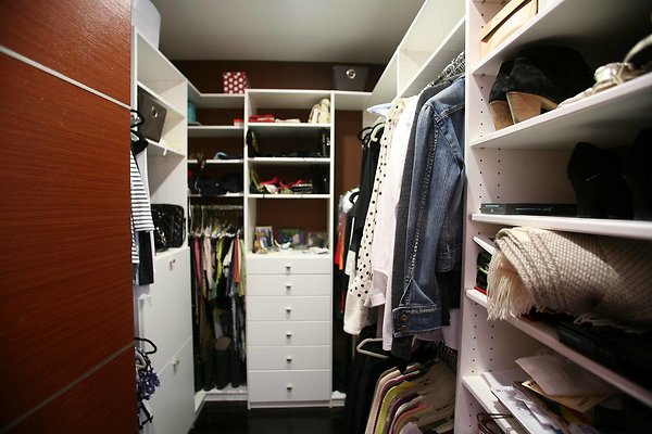 Master Closet 0018