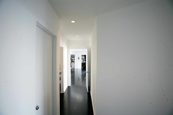 Bedroom Hallway2