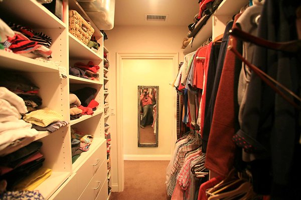 Master Suite Closet2