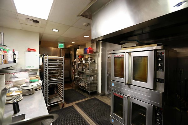 461A Kitchen 0056