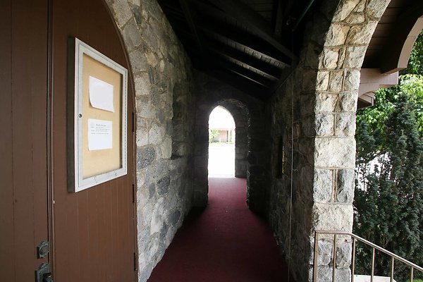 Church Int Entrance 0145