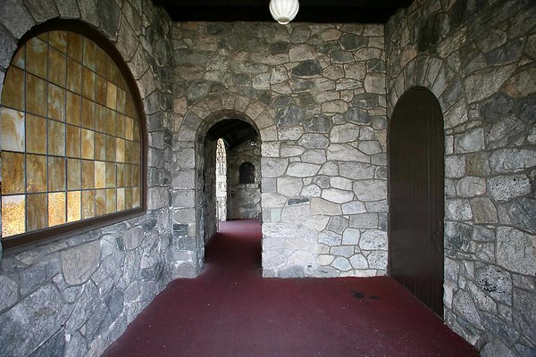 Church Int Entrance 0139