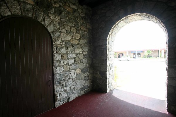 Church Int Entrance 0140