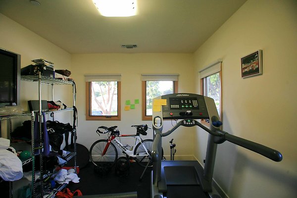 Woman Cave Gym1