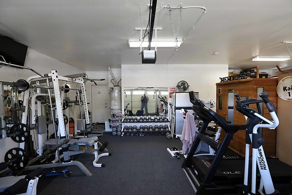 043A with large home gym