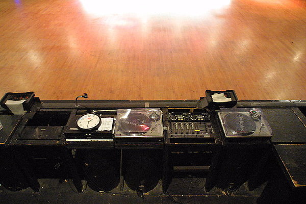 DJ Turntables 0044 28 1