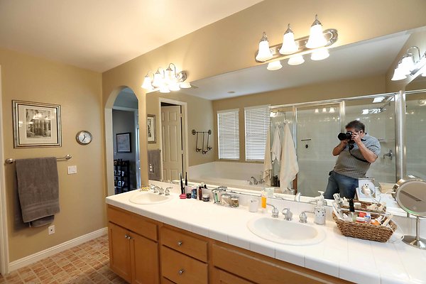 Master Bathroom 0124