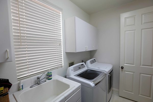 Laundry Room 0058