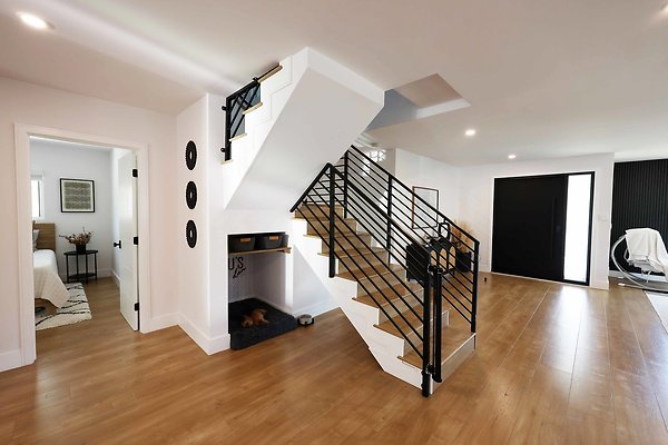 390A Staircase 0069