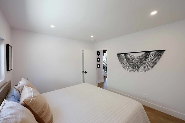 390A Guest Bedroom1 0073