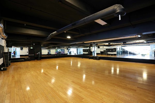 912 Fitness Facility Dance Room