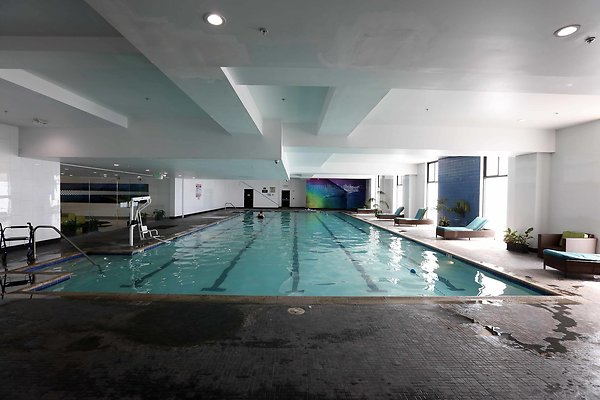 912 Fitness Facility Indoor Olympic Pool