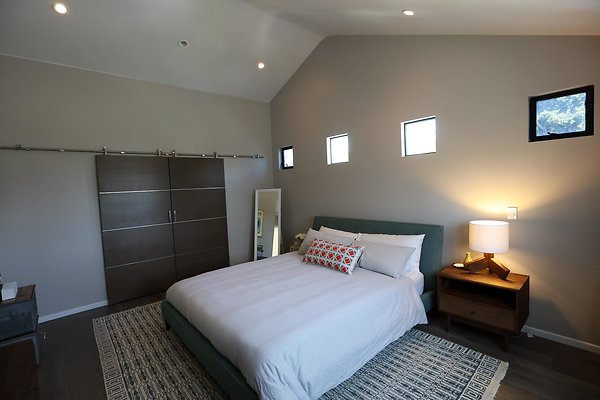 686A Master Suite Bedroom 0085
