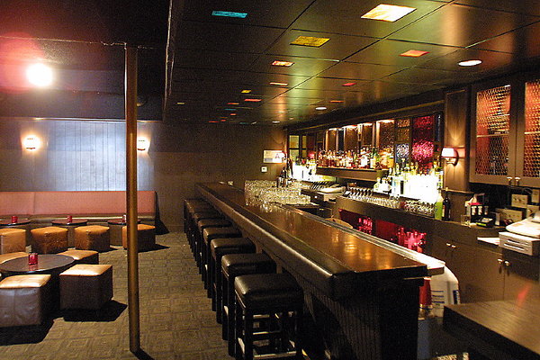 Main Bar Room 0044