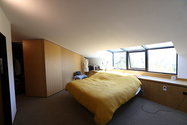 733B 2nd Floor Bedroom2 0086