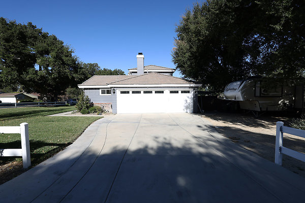 756A Garage Driveway 0010