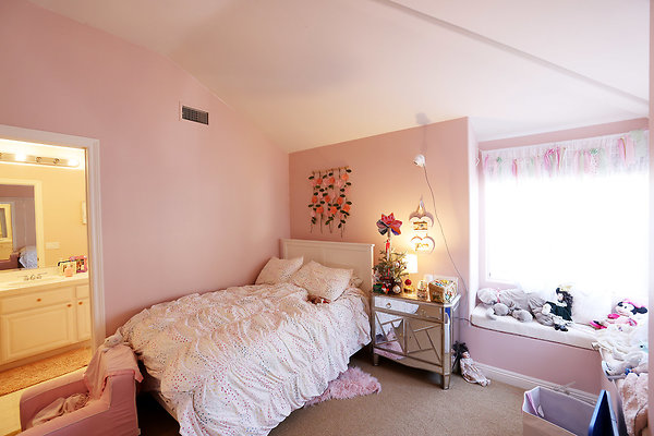 756A Girls Bedroom 0131