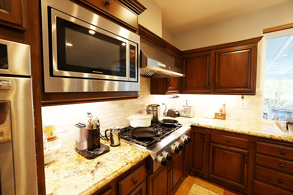 756A Kitchen 0096