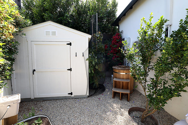 966A Backyard Shed 0044