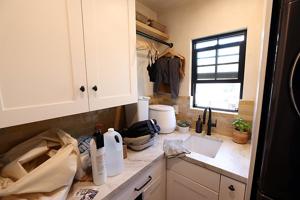 966A Laundry Room 0124